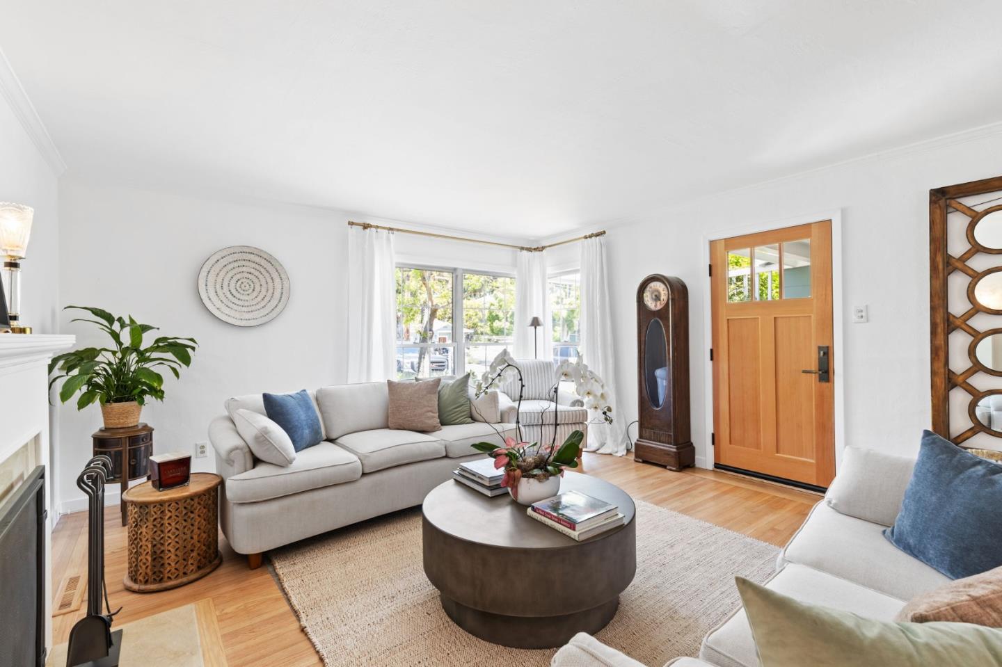 Detail Gallery Image 5 of 27 For 2061 Oakley Ave, Menlo Park,  CA 94025 - 3 Beds | 2 Baths