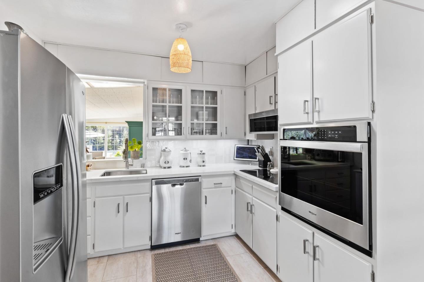 Detail Gallery Image 9 of 27 For 2061 Oakley Ave, Menlo Park,  CA 94025 - 3 Beds | 2 Baths