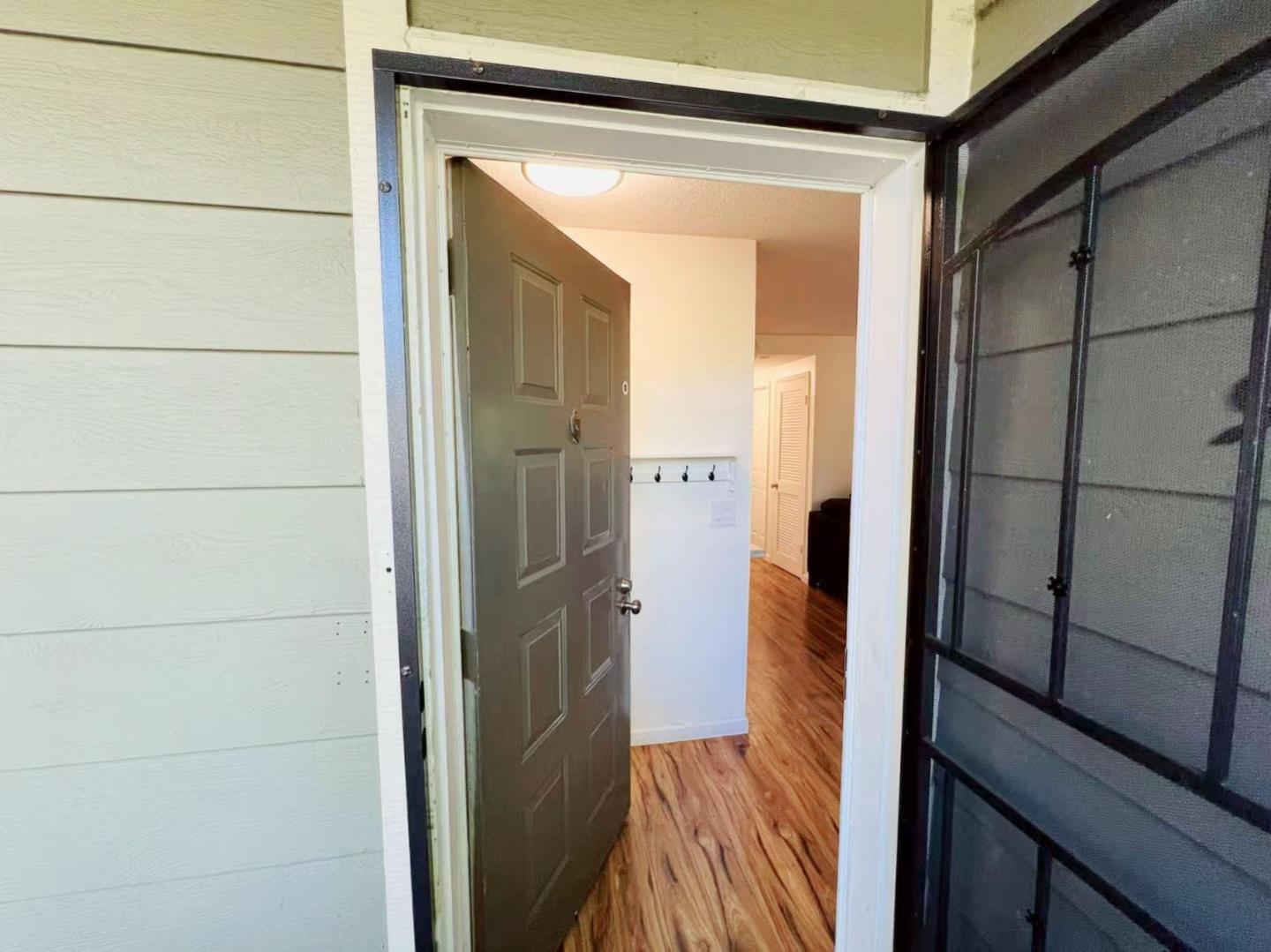 Detail Gallery Image 3 of 22 For 91 Castlebridge Dr, San Jose,  CA 95116 - 2 Beds | 1 Baths
