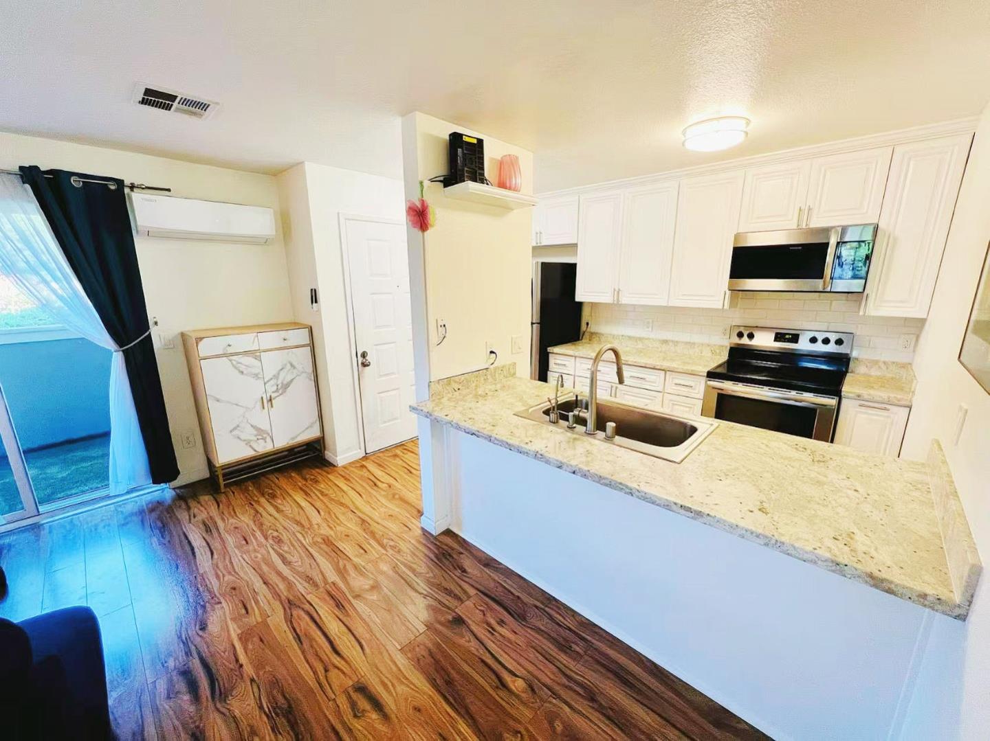 Detail Gallery Image 7 of 22 For 91 Castlebridge Dr, San Jose,  CA 95116 - 2 Beds | 1 Baths