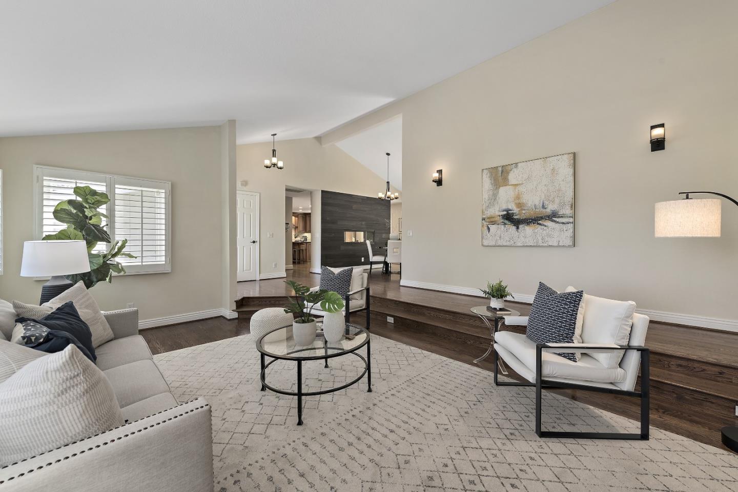 Detail Gallery Image 4 of 31 For 714 Colleen Dr, San Jose,  CA 95123 - 4 Beds | 2 Baths