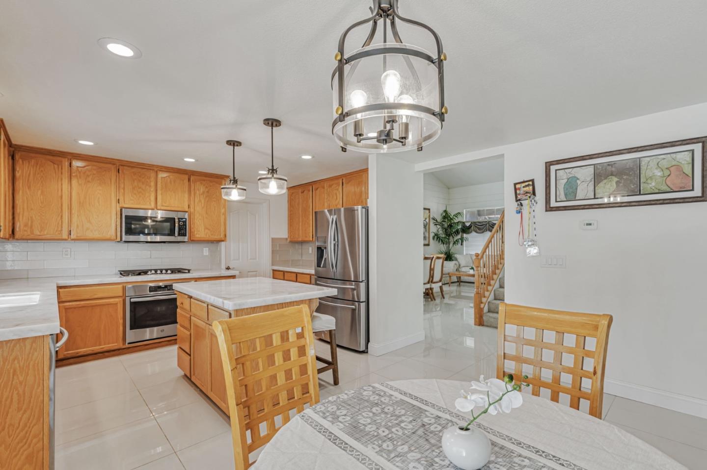 Detail Gallery Image 14 of 45 For 1700 Hemlock Ct, Hollister,  CA 95023 - 4 Beds | 3 Baths