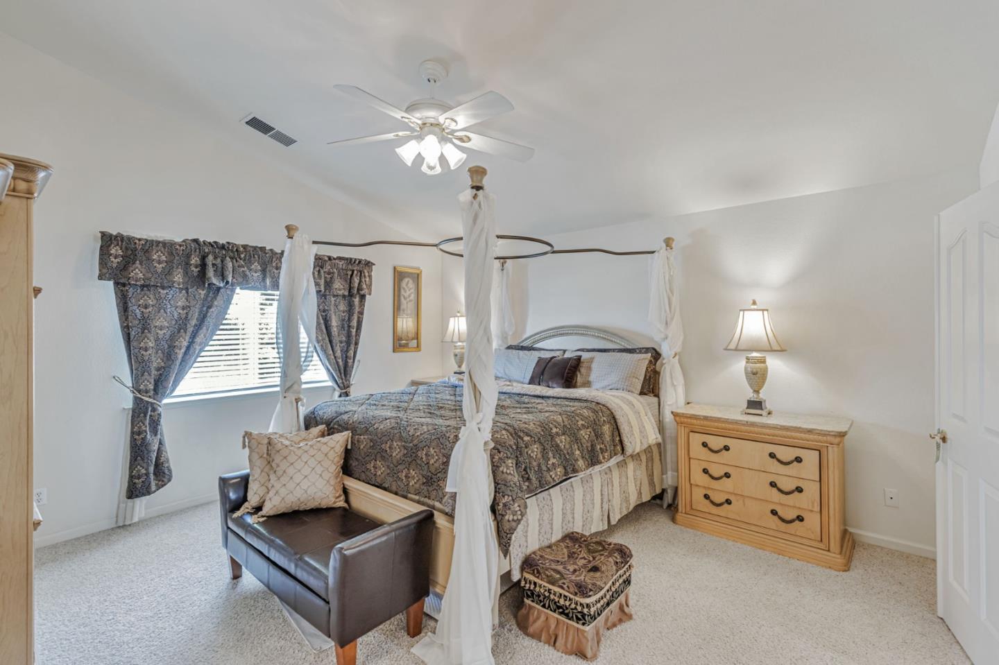 Detail Gallery Image 21 of 45 For 1700 Hemlock Ct, Hollister,  CA 95023 - 4 Beds | 3 Baths