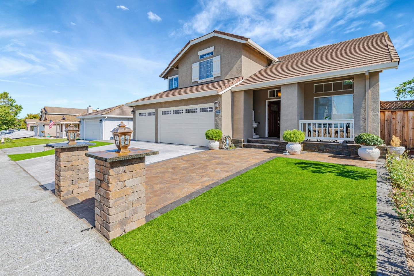 Detail Gallery Image 3 of 45 For 1700 Hemlock Ct, Hollister,  CA 95023 - 4 Beds | 3 Baths