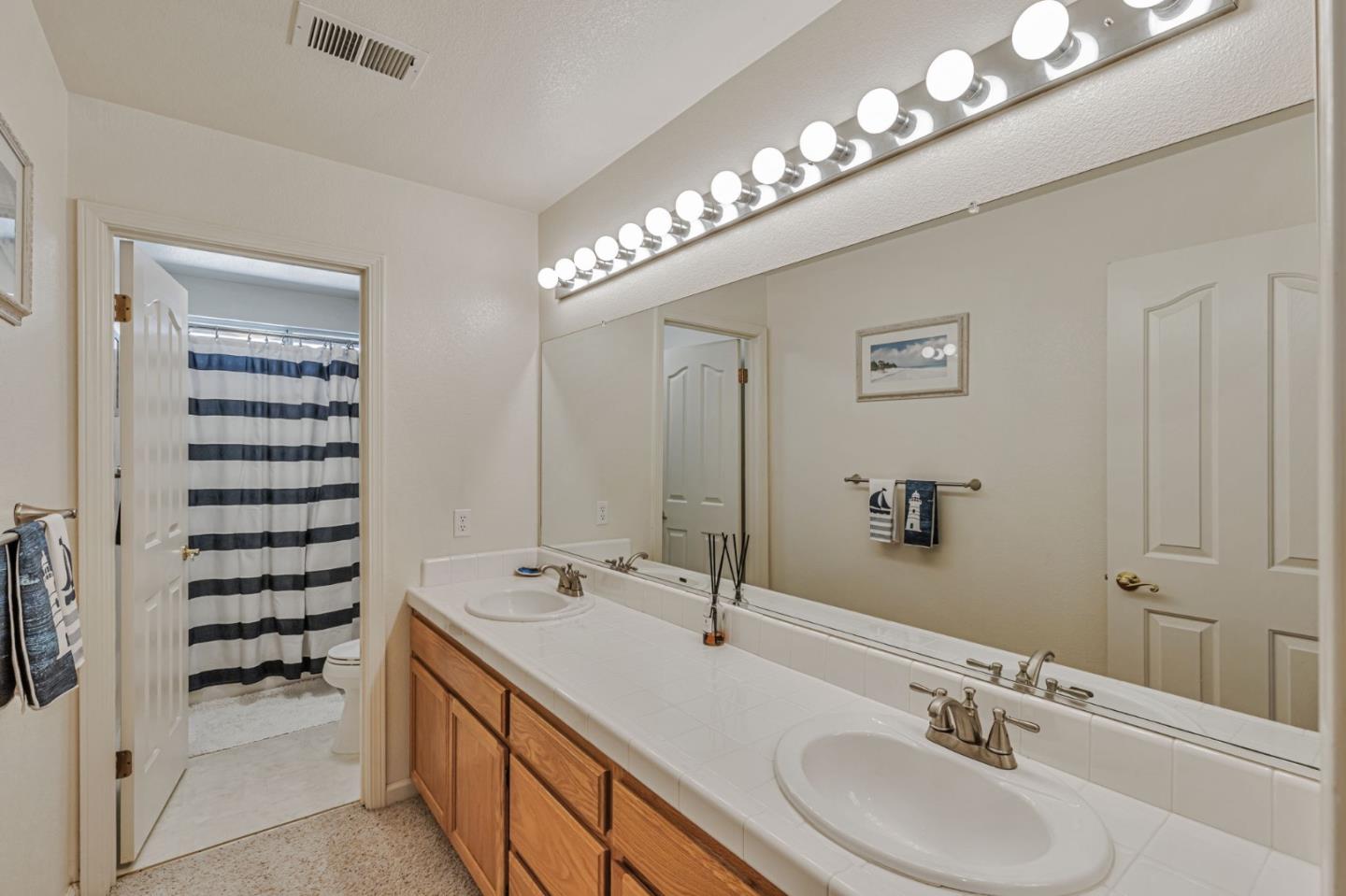 Detail Gallery Image 32 of 45 For 1700 Hemlock Ct, Hollister,  CA 95023 - 4 Beds | 3 Baths