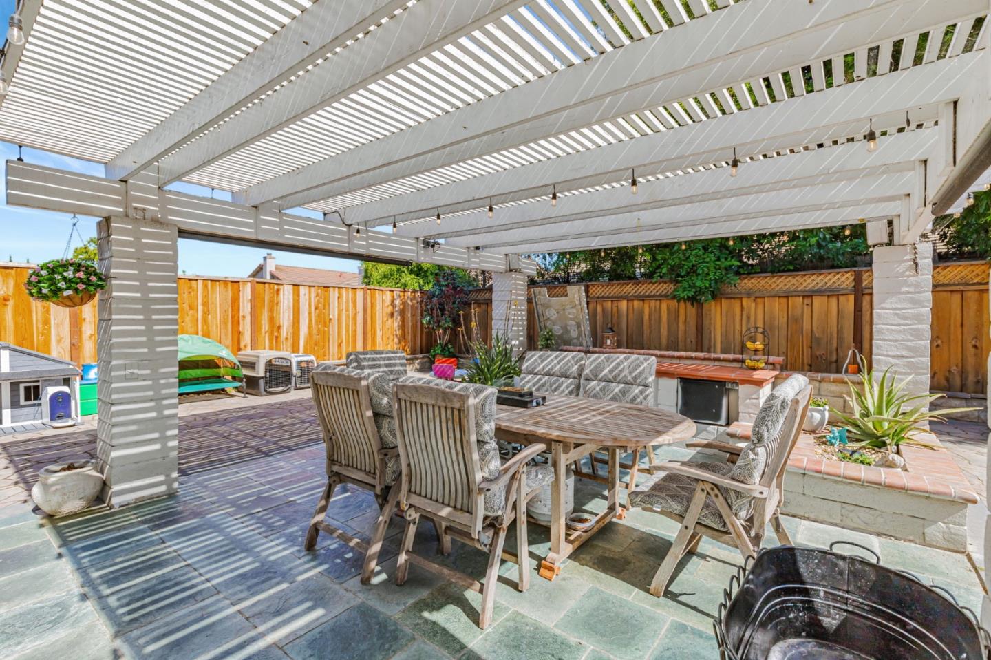 Detail Gallery Image 39 of 45 For 1700 Hemlock Ct, Hollister,  CA 95023 - 4 Beds | 3 Baths