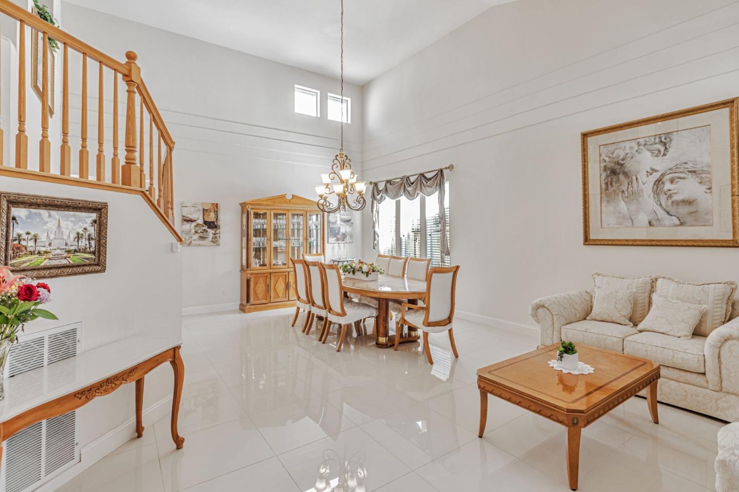 Detail Gallery Image 4 of 45 For 1700 Hemlock Ct, Hollister,  CA 95023 - 4 Beds | 3 Baths