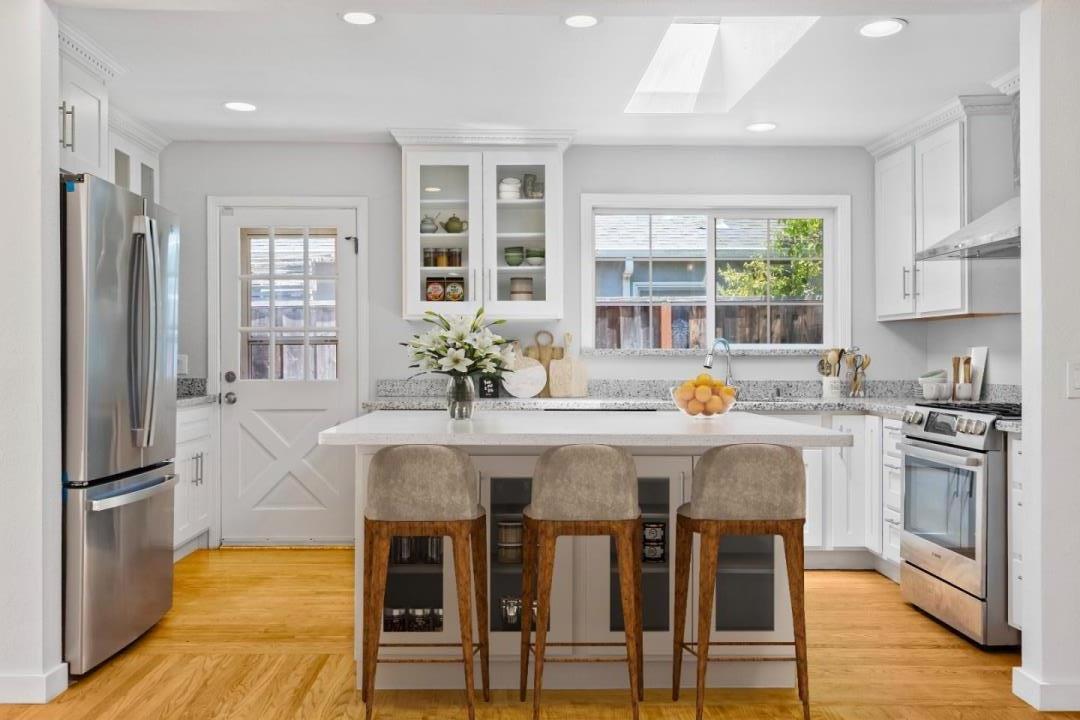 Detail Gallery Image 7 of 28 For 859 14th Ave, Menlo Park,  CA 94025 - 2 Beds | 1 Baths