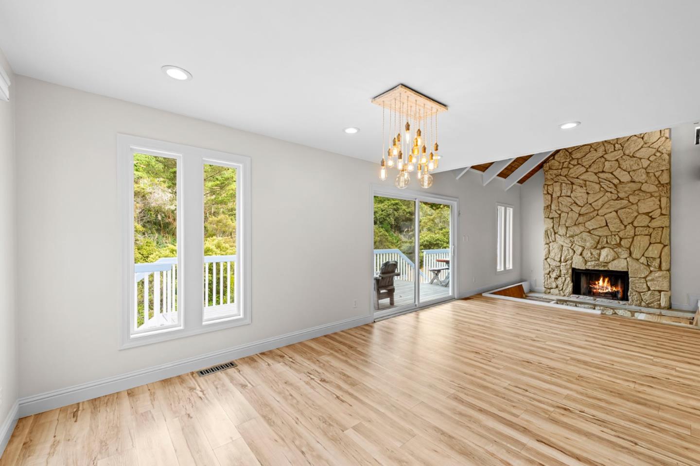Detail Gallery Image 16 of 54 For 714 Rockaway Beach Ave, Pacifica,  CA 94044 - 4 Beds | 3 Baths
