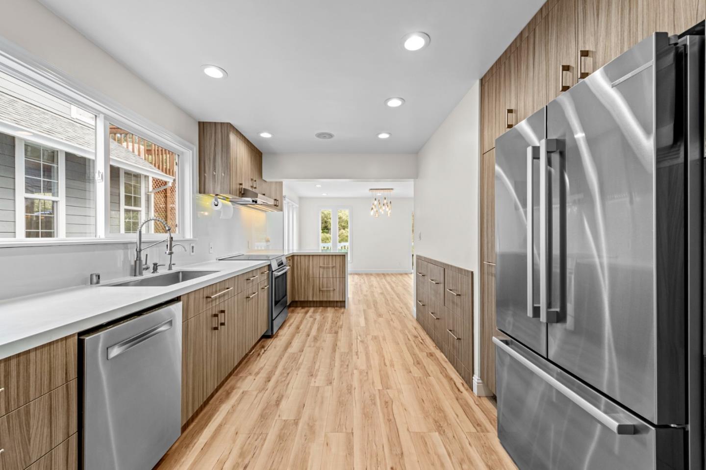 Detail Gallery Image 21 of 54 For 714 Rockaway Beach Ave, Pacifica,  CA 94044 - 4 Beds | 3 Baths