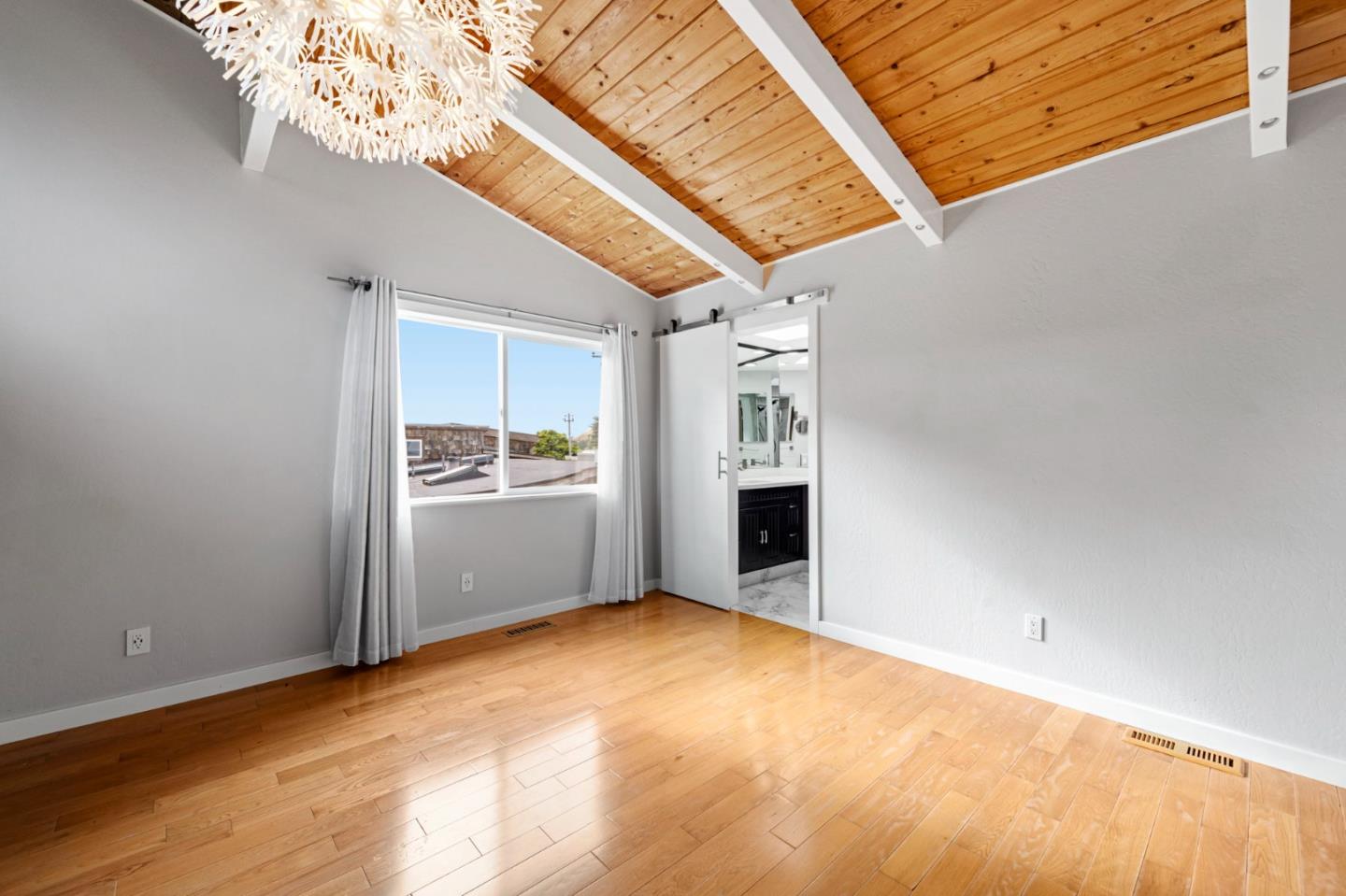 Detail Gallery Image 37 of 54 For 714 Rockaway Beach Ave, Pacifica,  CA 94044 - 4 Beds | 3 Baths