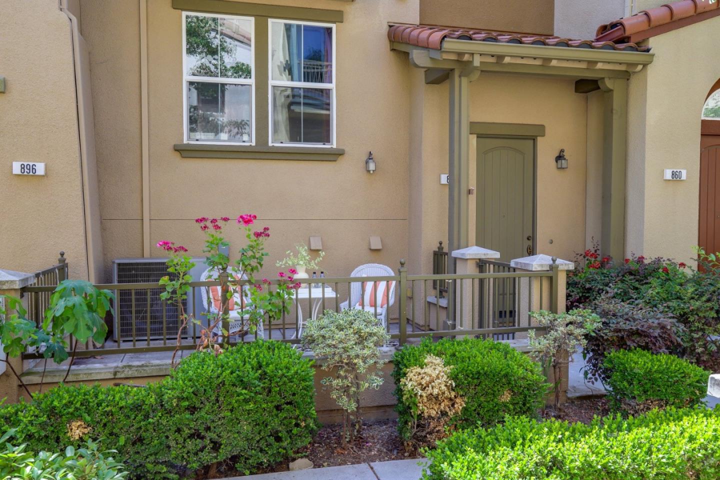 Detail Gallery Image 2 of 46 For 878 Luz Del Sol Loop, Milpitas,  CA 95035 - 3 Beds | 2/1 Baths
