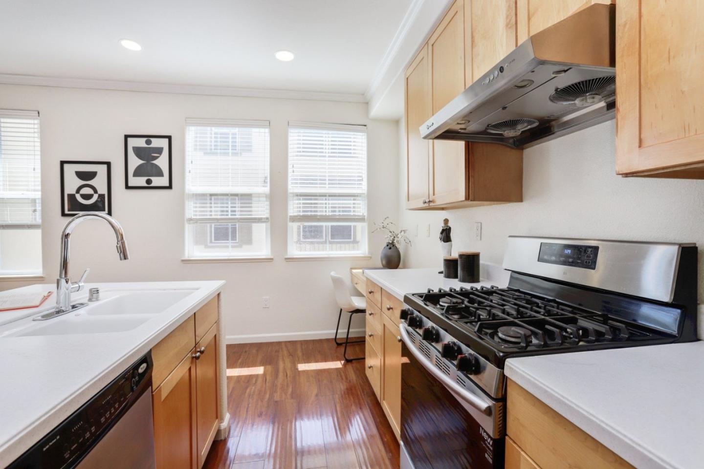Detail Gallery Image 20 of 46 For 878 Luz Del Sol Loop, Milpitas,  CA 95035 - 3 Beds | 2/1 Baths