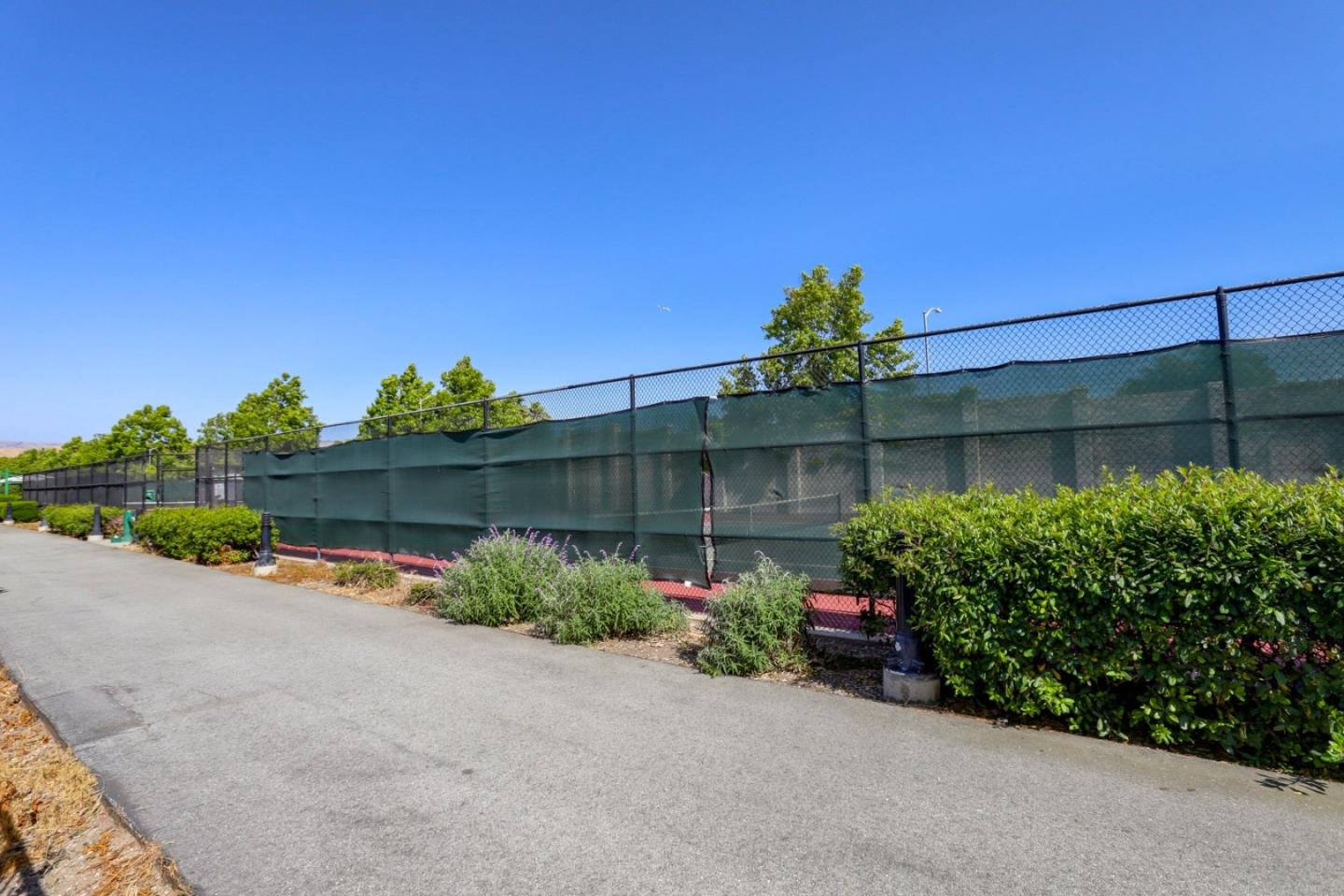 Detail Gallery Image 40 of 46 For 878 Luz Del Sol Loop, Milpitas,  CA 95035 - 3 Beds | 2/1 Baths