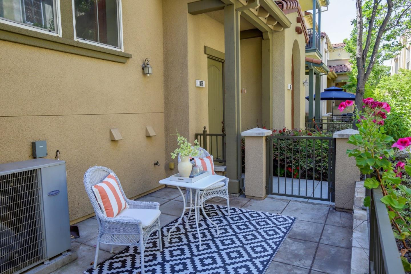 Detail Gallery Image 5 of 46 For 878 Luz Del Sol Loop, Milpitas,  CA 95035 - 3 Beds | 2/1 Baths