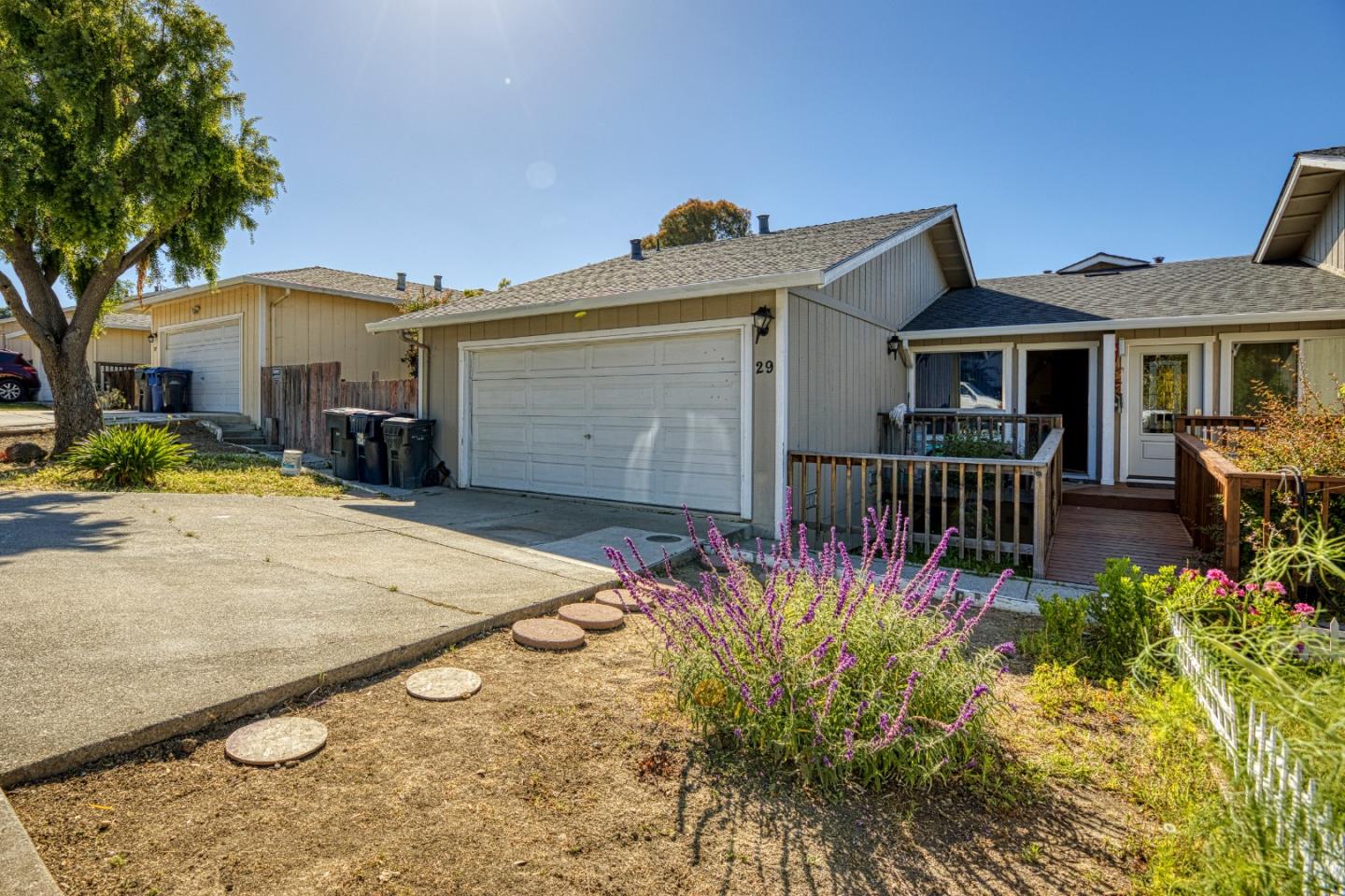 Detail Gallery Image 1 of 18 For 29 Altamont Dr, Watsonville,  CA 95076 - 3 Beds | 2 Baths