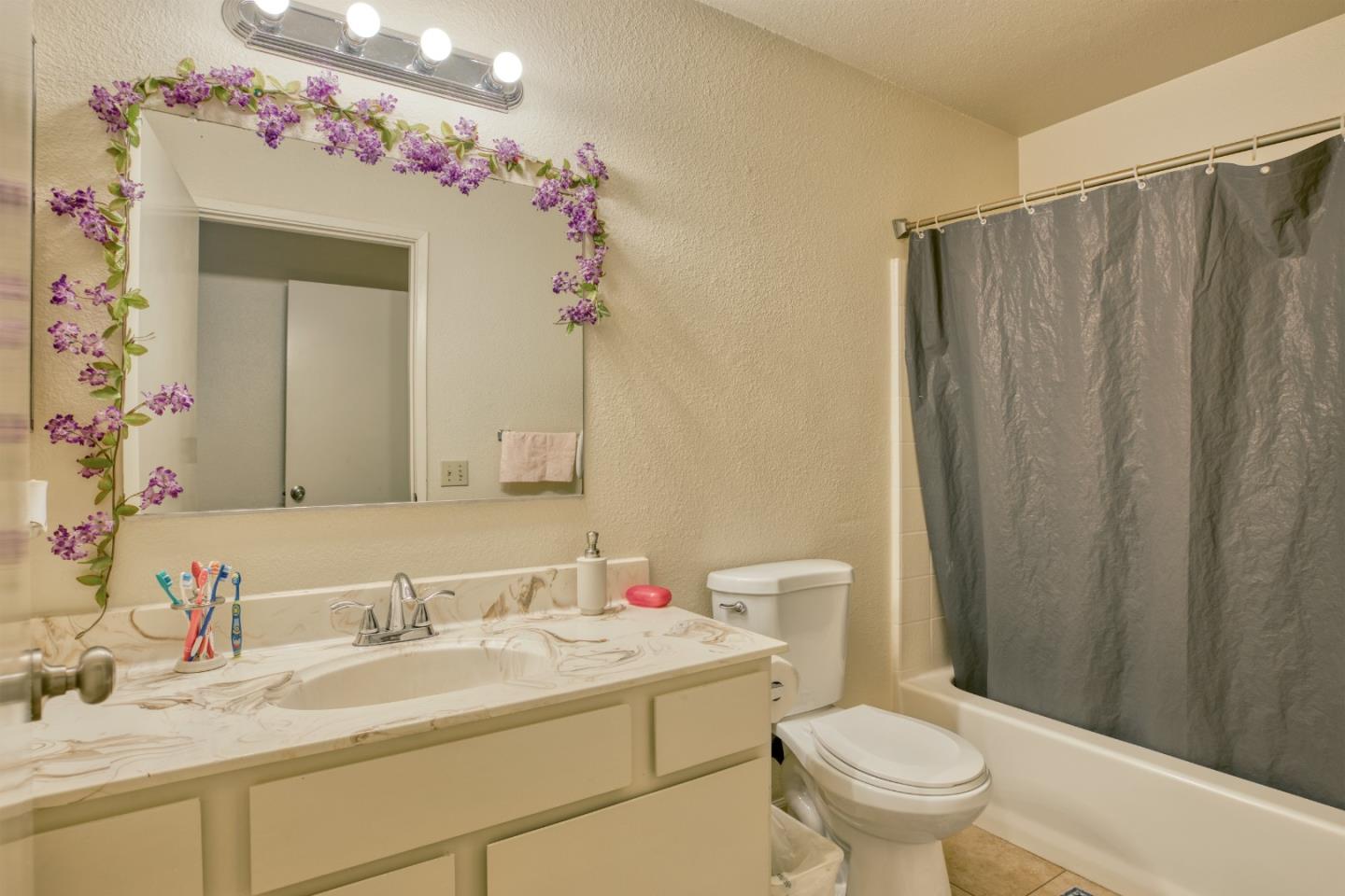 Detail Gallery Image 11 of 18 For 29 Altamont Dr, Watsonville,  CA 95076 - 3 Beds | 2 Baths