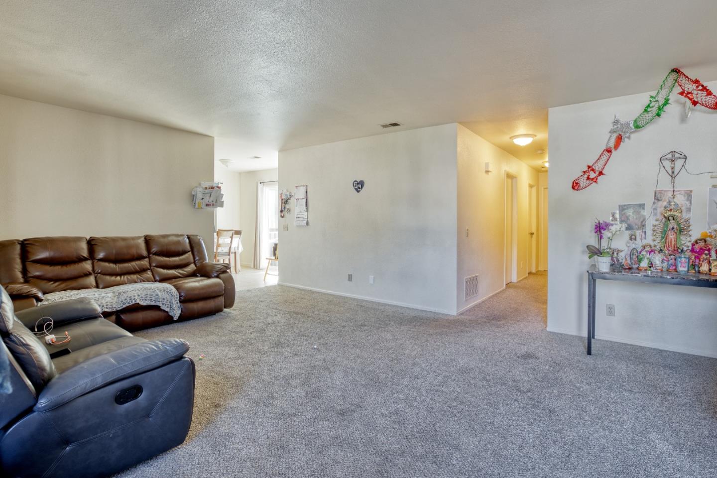 Detail Gallery Image 3 of 18 For 29 Altamont Dr, Watsonville,  CA 95076 - 3 Beds | 2 Baths