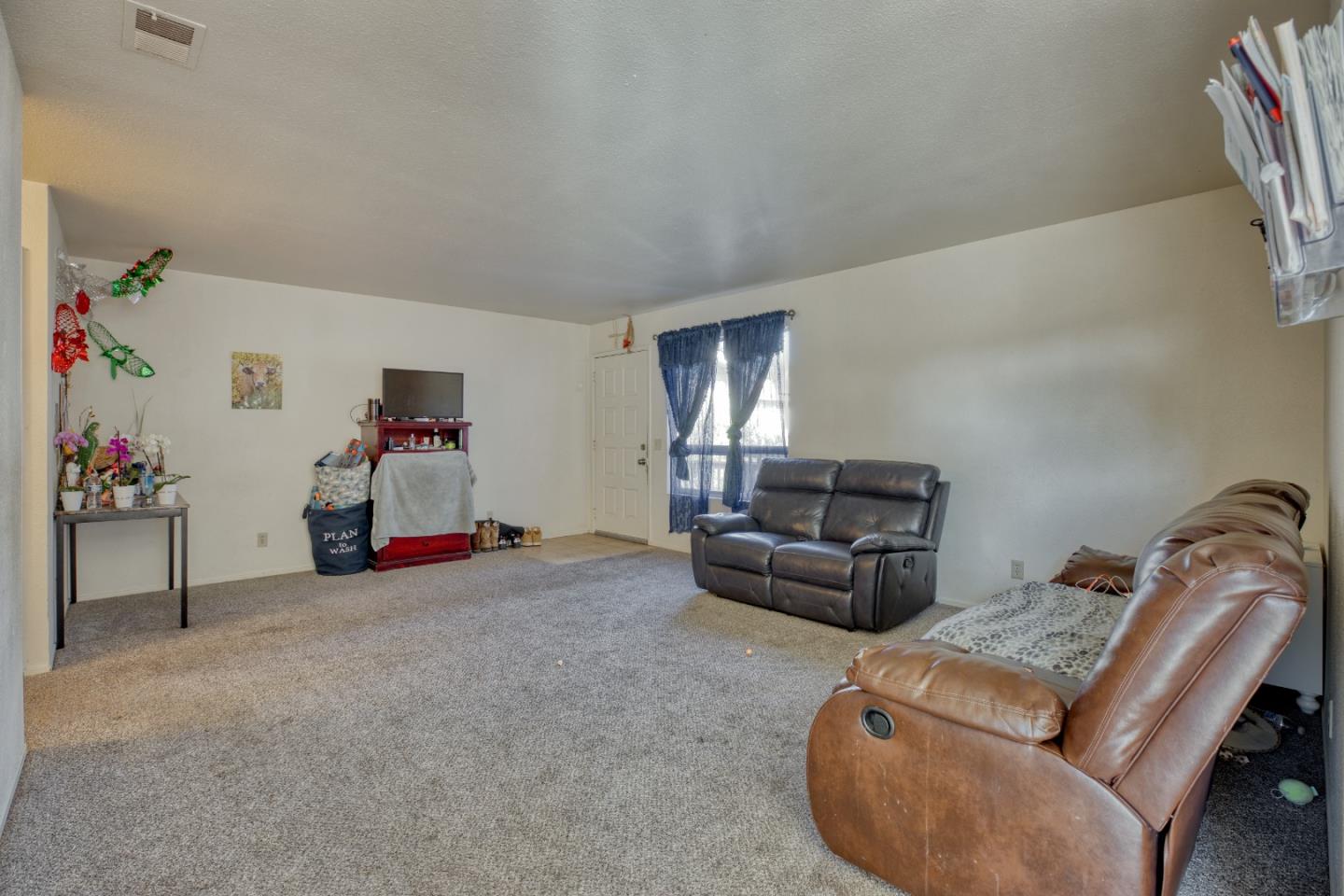 Detail Gallery Image 4 of 18 For 29 Altamont Dr, Watsonville,  CA 95076 - 3 Beds | 2 Baths