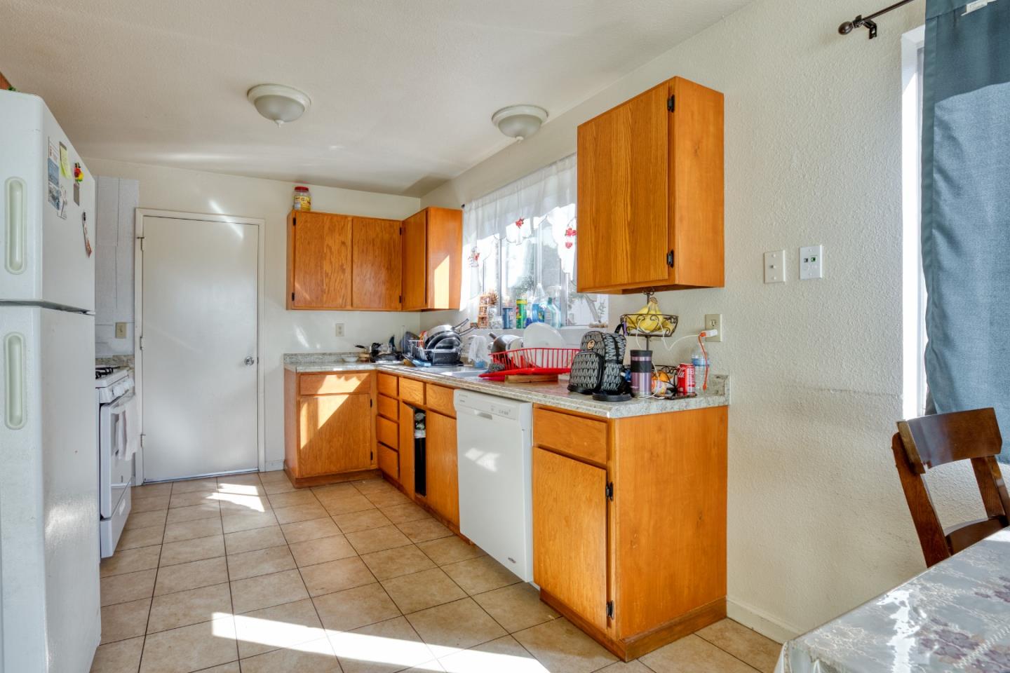 Detail Gallery Image 5 of 18 For 29 Altamont Dr, Watsonville,  CA 95076 - 3 Beds | 2 Baths