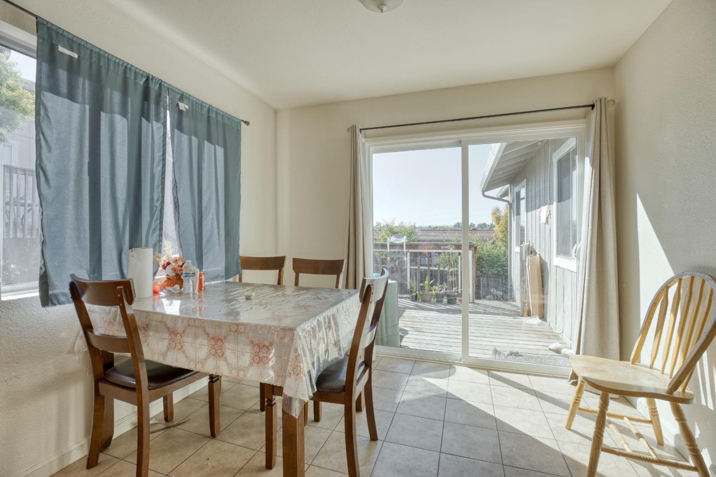 Detail Gallery Image 8 of 18 For 29 Altamont Dr, Watsonville,  CA 95076 - 3 Beds | 2 Baths