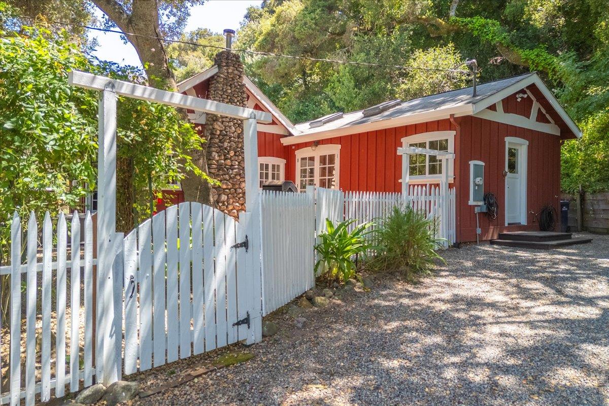 Detail Gallery Image 29 of 30 For 11 Southbank Rd, Carmel Valley,  CA 93924 - 2 Beds | 2 Baths