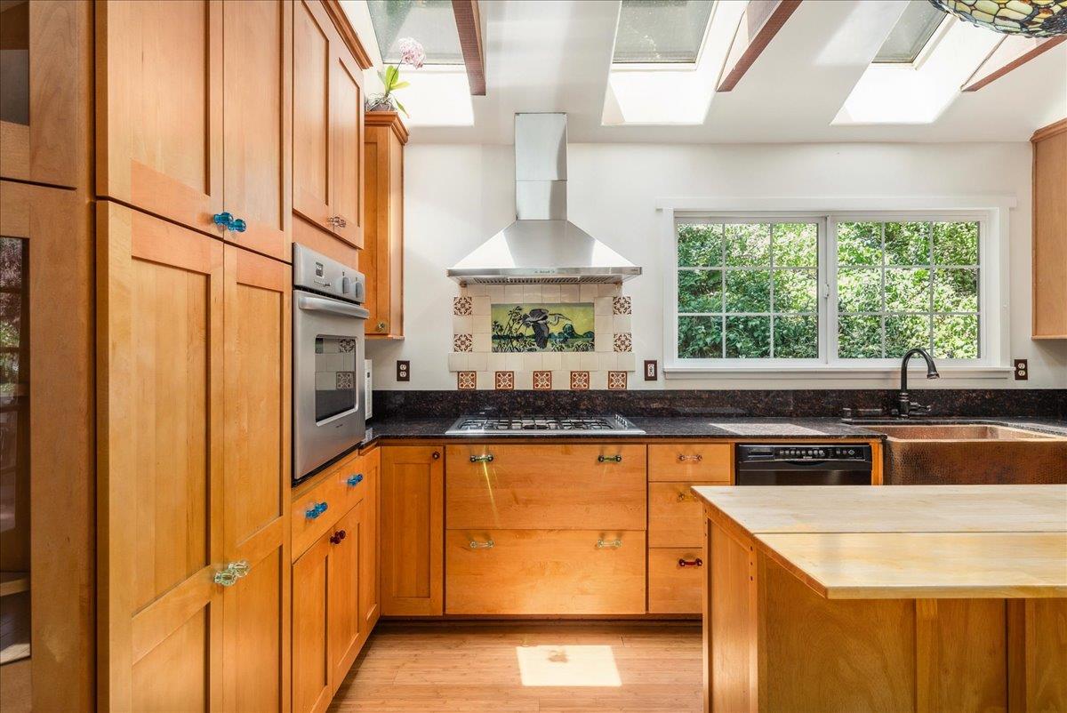 Detail Gallery Image 4 of 30 For 11 Southbank Rd, Carmel Valley,  CA 93924 - 2 Beds | 2 Baths