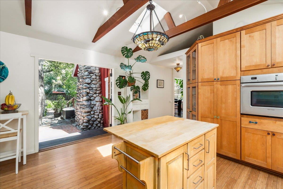 Detail Gallery Image 5 of 30 For 11 Southbank Rd, Carmel Valley,  CA 93924 - 2 Beds | 2 Baths