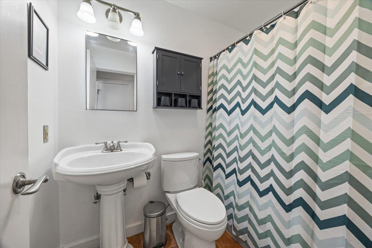 Detail Gallery Image 18 of 33 For 2310 Fleetwood Dr, San Bruno,  CA 94066 - 4 Beds | 3 Baths