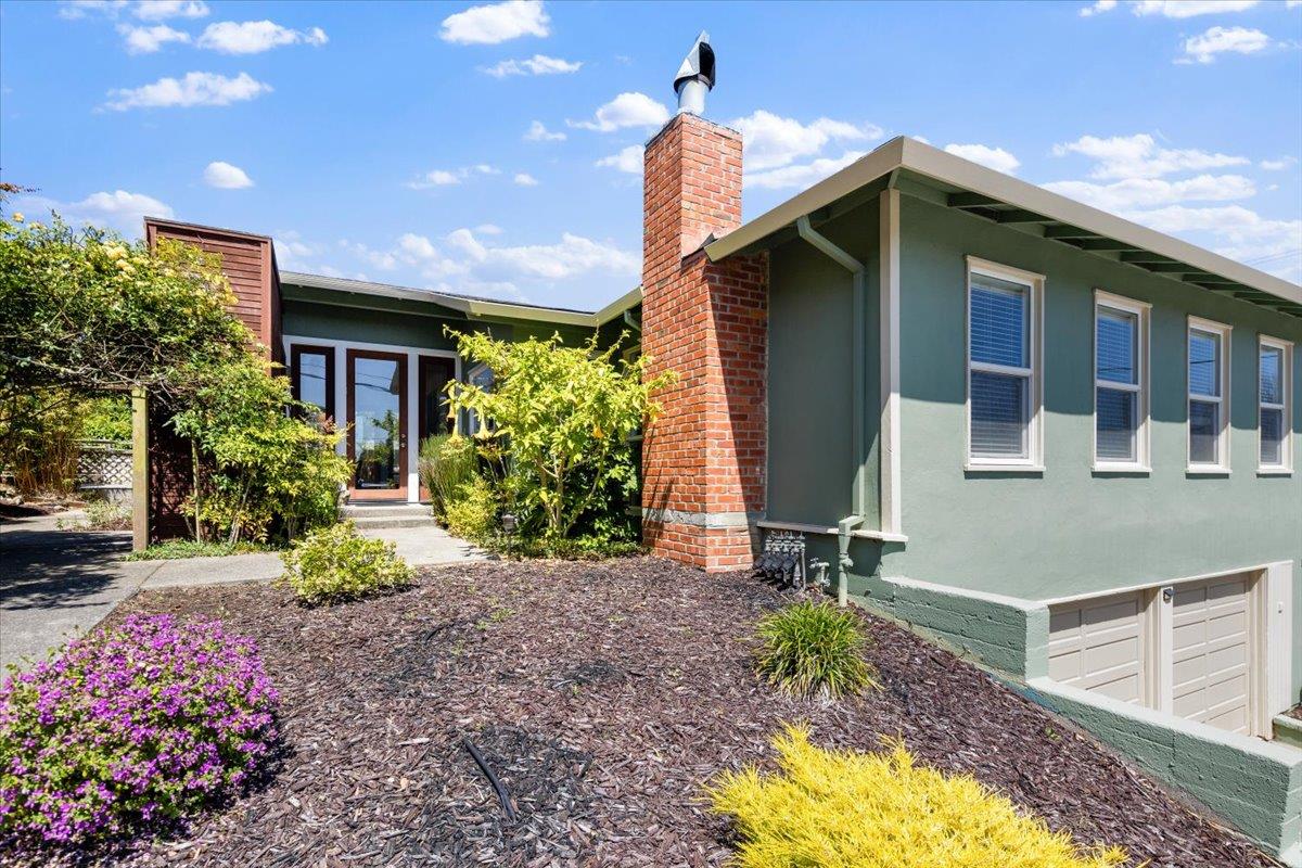 Detail Gallery Image 2 of 33 For 2310 Fleetwood Dr, San Bruno,  CA 94066 - 4 Beds | 3 Baths