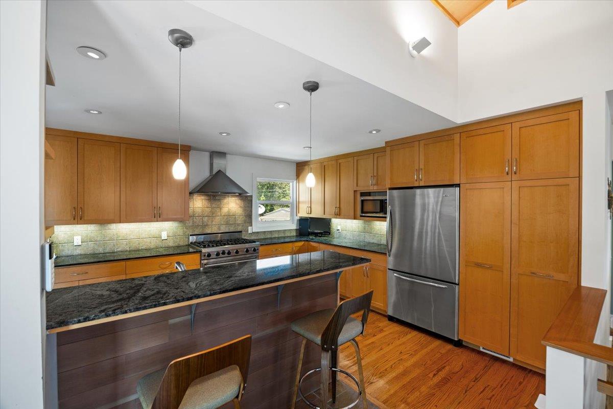Detail Gallery Image 6 of 33 For 2310 Fleetwood Dr, San Bruno,  CA 94066 - 4 Beds | 3 Baths