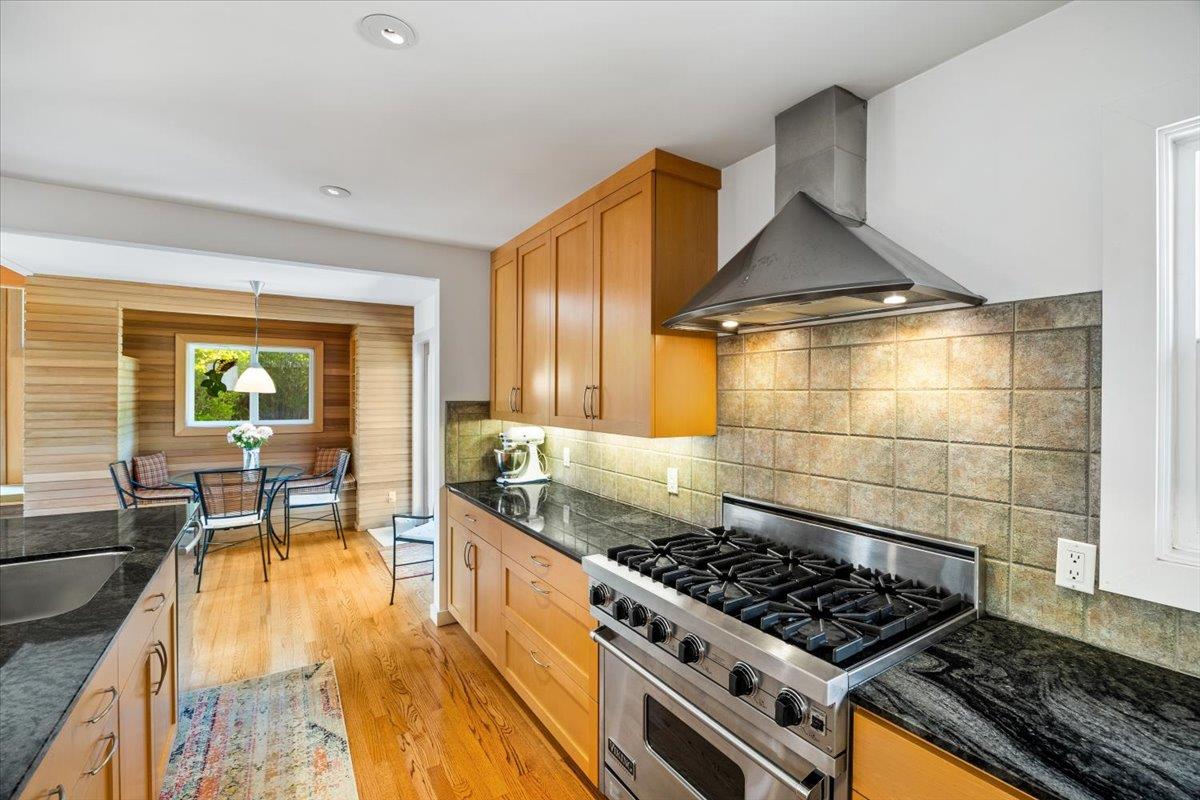 Detail Gallery Image 8 of 33 For 2310 Fleetwood Dr, San Bruno,  CA 94066 - 4 Beds | 3 Baths