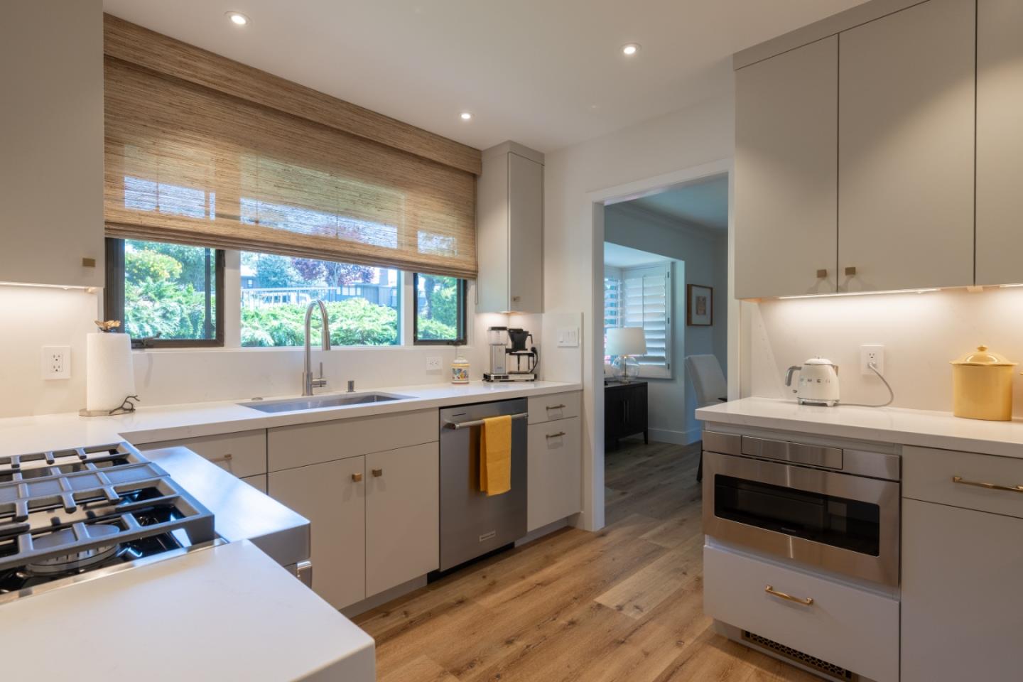 Detail Gallery Image 11 of 30 For 275 Del Mesa Carmel, Carmel,  CA 93923 - 2 Beds | 2 Baths