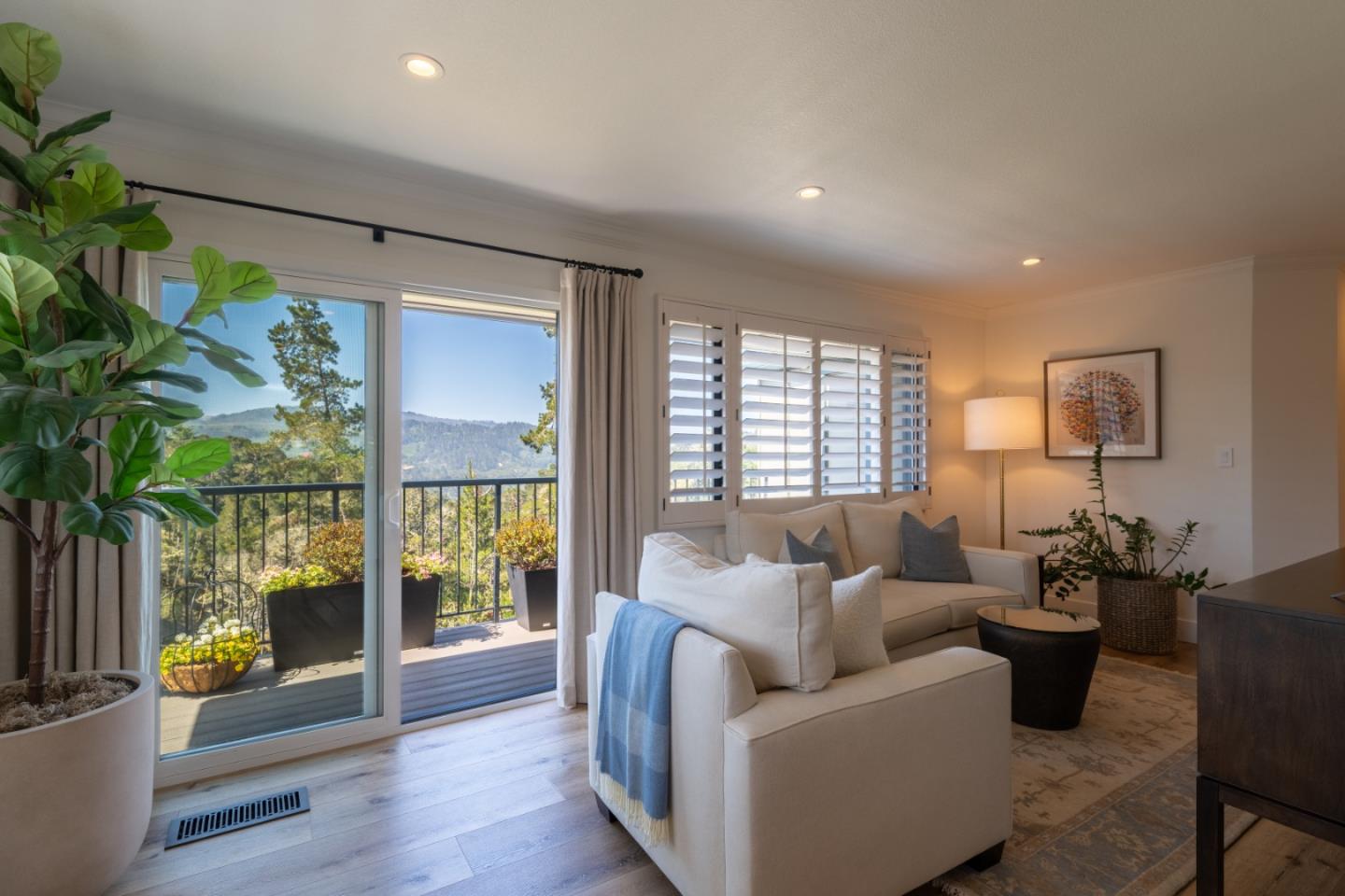 Detail Gallery Image 13 of 30 For 275 Del Mesa Carmel, Carmel,  CA 93923 - 2 Beds | 2 Baths