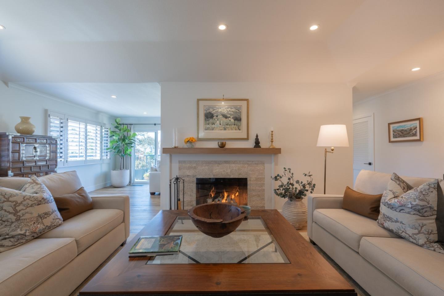 Detail Gallery Image 3 of 30 For 275 Del Mesa Carmel, Carmel,  CA 93923 - 2 Beds | 2 Baths