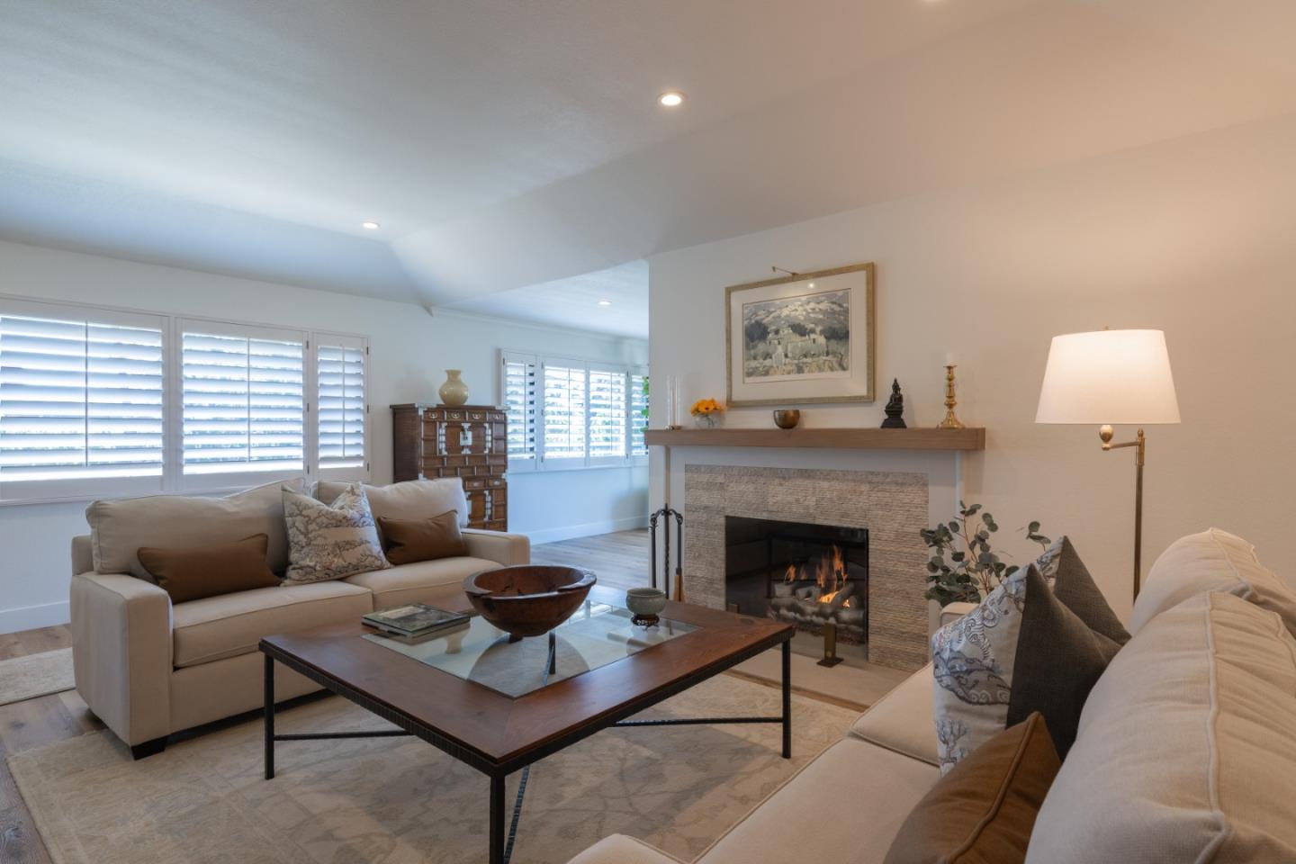 Detail Gallery Image 4 of 30 For 275 Del Mesa Carmel, Carmel,  CA 93923 - 2 Beds | 2 Baths