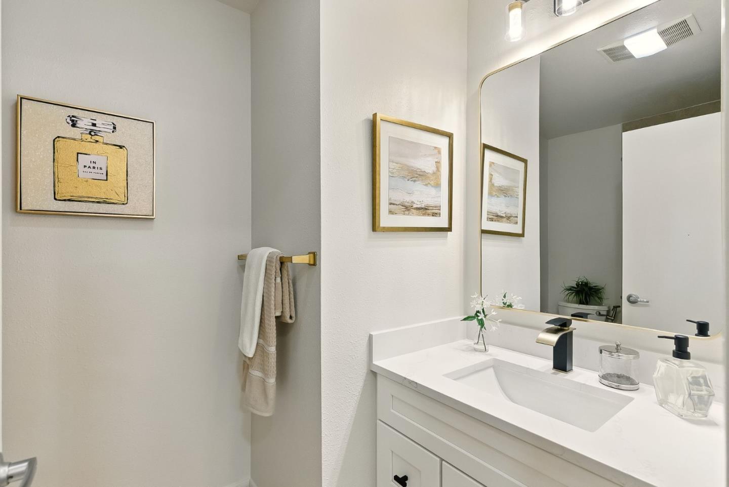 Detail Gallery Image 10 of 17 For 1898 Meridian Ave #24,  San Jose,  CA 95125 - 3 Beds | 2 Baths