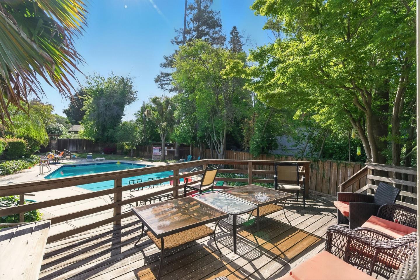 Detail Gallery Image 13 of 17 For 1898 Meridian Ave #24,  San Jose,  CA 95125 - 3 Beds | 2 Baths