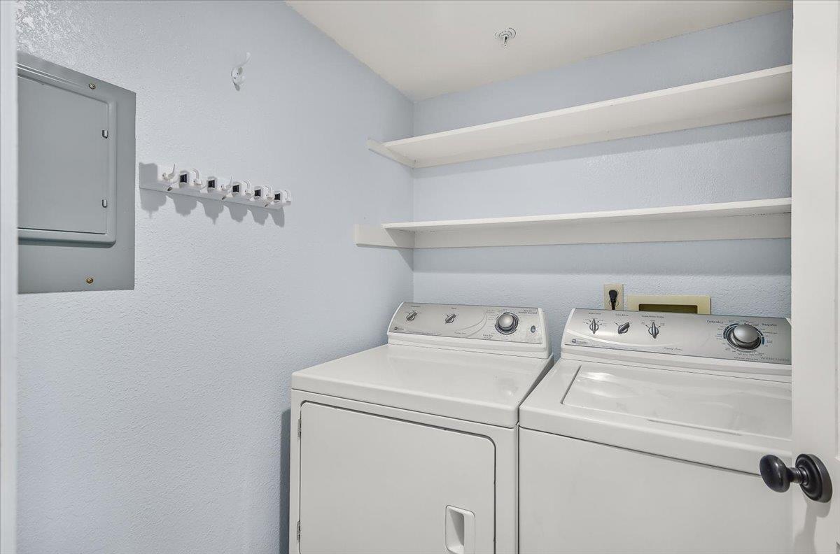 Detail Gallery Image 10 of 14 For 21239 Gary Dr 206a,  Hayward,  CA 94546 - 2 Beds | 2 Baths