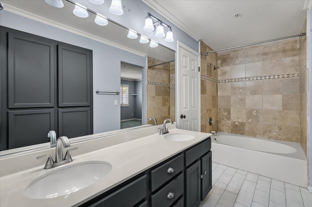 Detail Gallery Image 12 of 14 For 21239 Gary Dr 206a,  Hayward,  CA 94546 - 2 Beds | 2 Baths