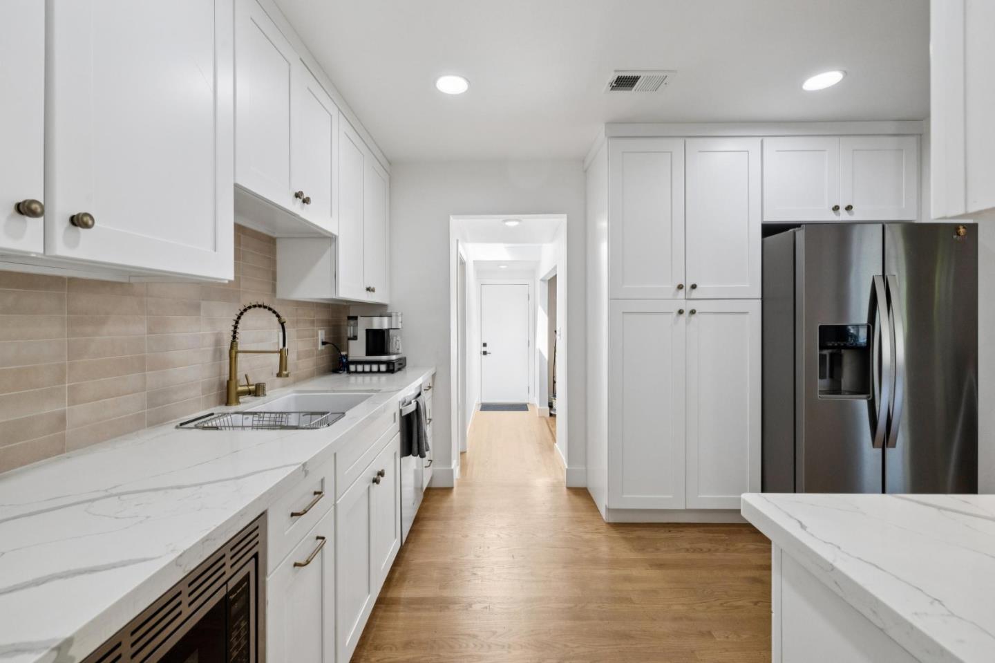 Detail Gallery Image 13 of 27 For 1304 Alicante Dr, Pacifica,  CA 94044 - 4 Beds | 2 Baths