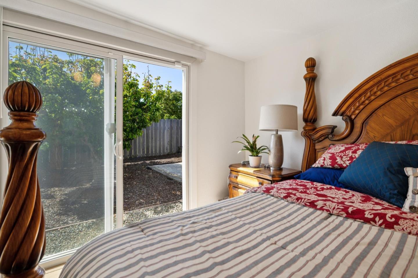 Detail Gallery Image 16 of 27 For 1304 Alicante Dr, Pacifica,  CA 94044 - 4 Beds | 2 Baths
