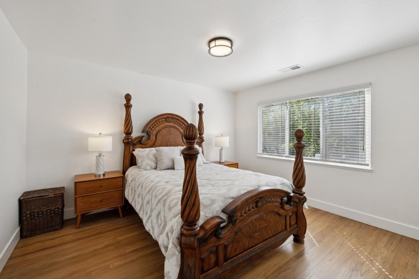 Detail Gallery Image 20 of 27 For 1304 Alicante Dr, Pacifica,  CA 94044 - 4 Beds | 2 Baths
