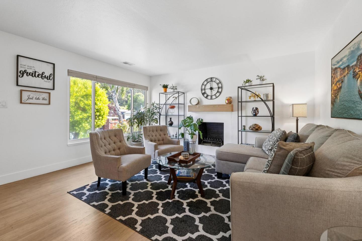 Detail Gallery Image 5 of 27 For 1304 Alicante Dr, Pacifica,  CA 94044 - 4 Beds | 2 Baths