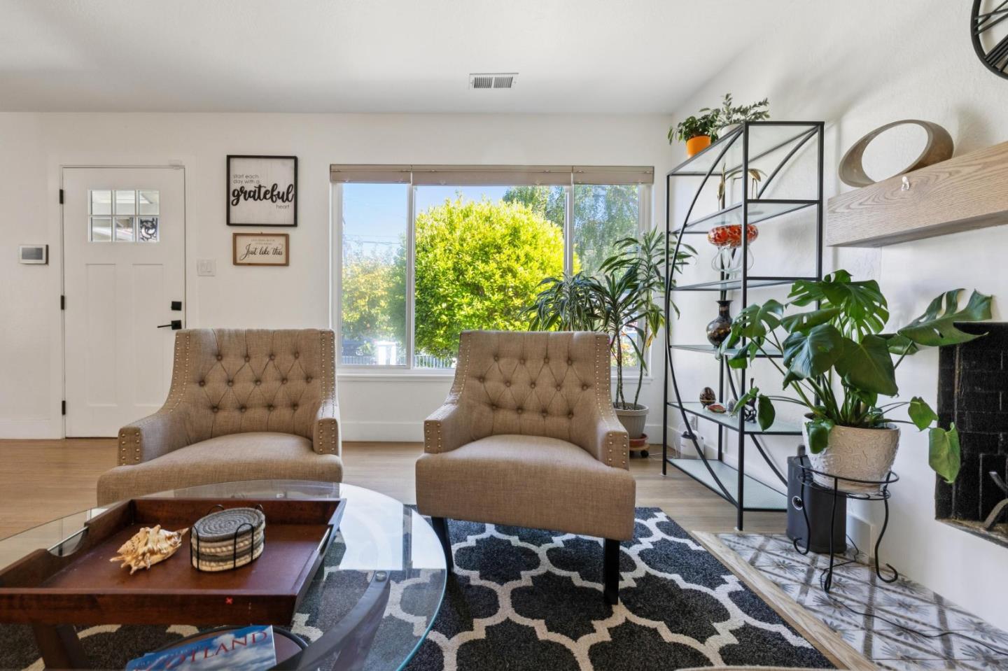 Detail Gallery Image 6 of 27 For 1304 Alicante Dr, Pacifica,  CA 94044 - 4 Beds | 2 Baths
