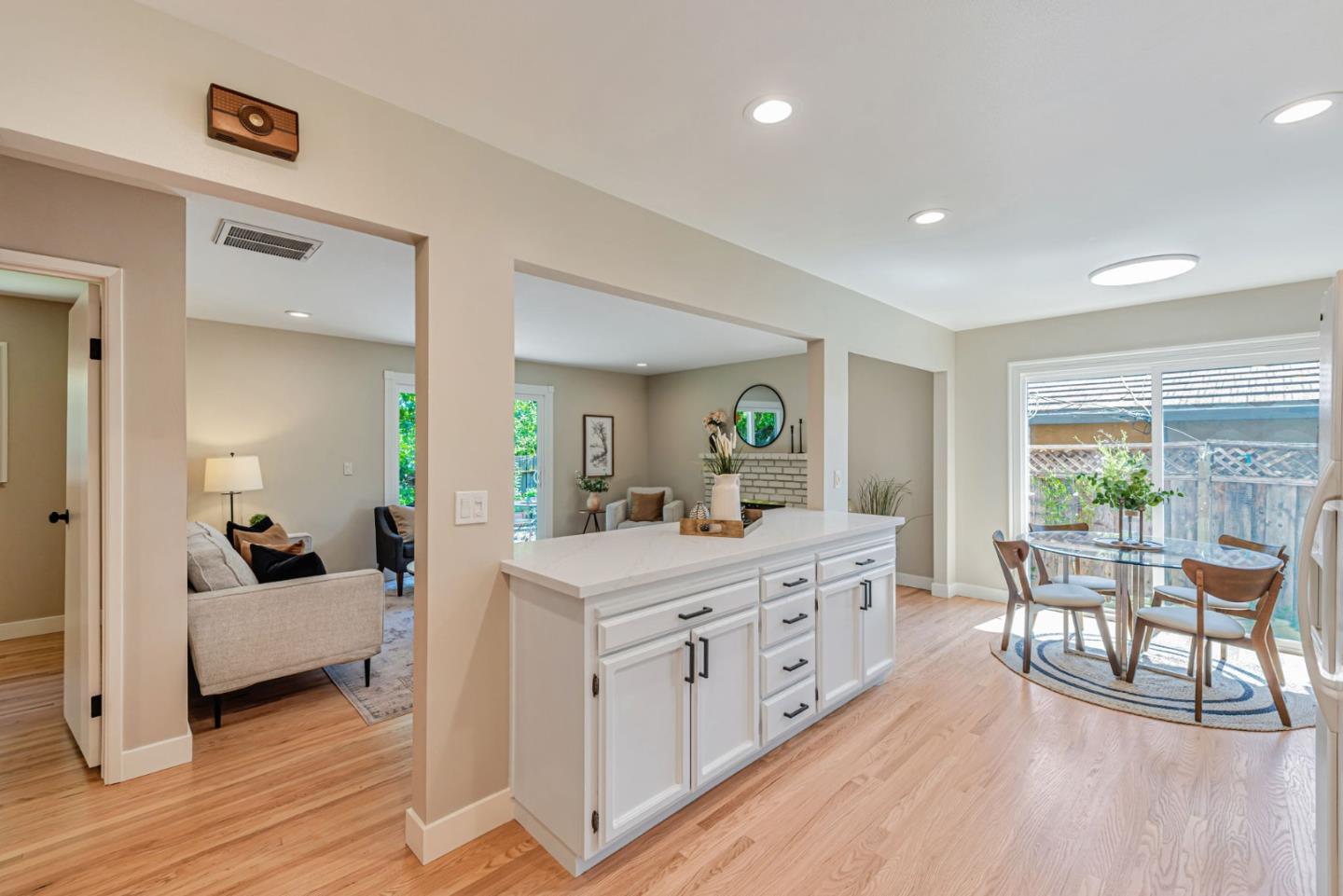 Detail Gallery Image 10 of 26 For 15116 San Pablo Ave, San Jose,  CA 95127 - 4 Beds | 2/1 Baths