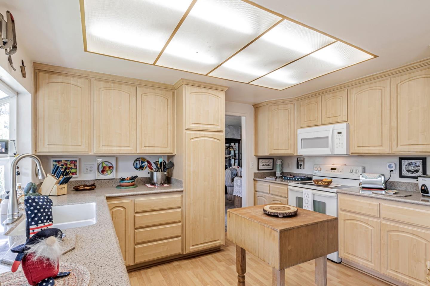 Detail Gallery Image 14 of 58 For 1139 Braemer Ct, San Jose,  CA 95132 - 6 Beds | 3/1 Baths