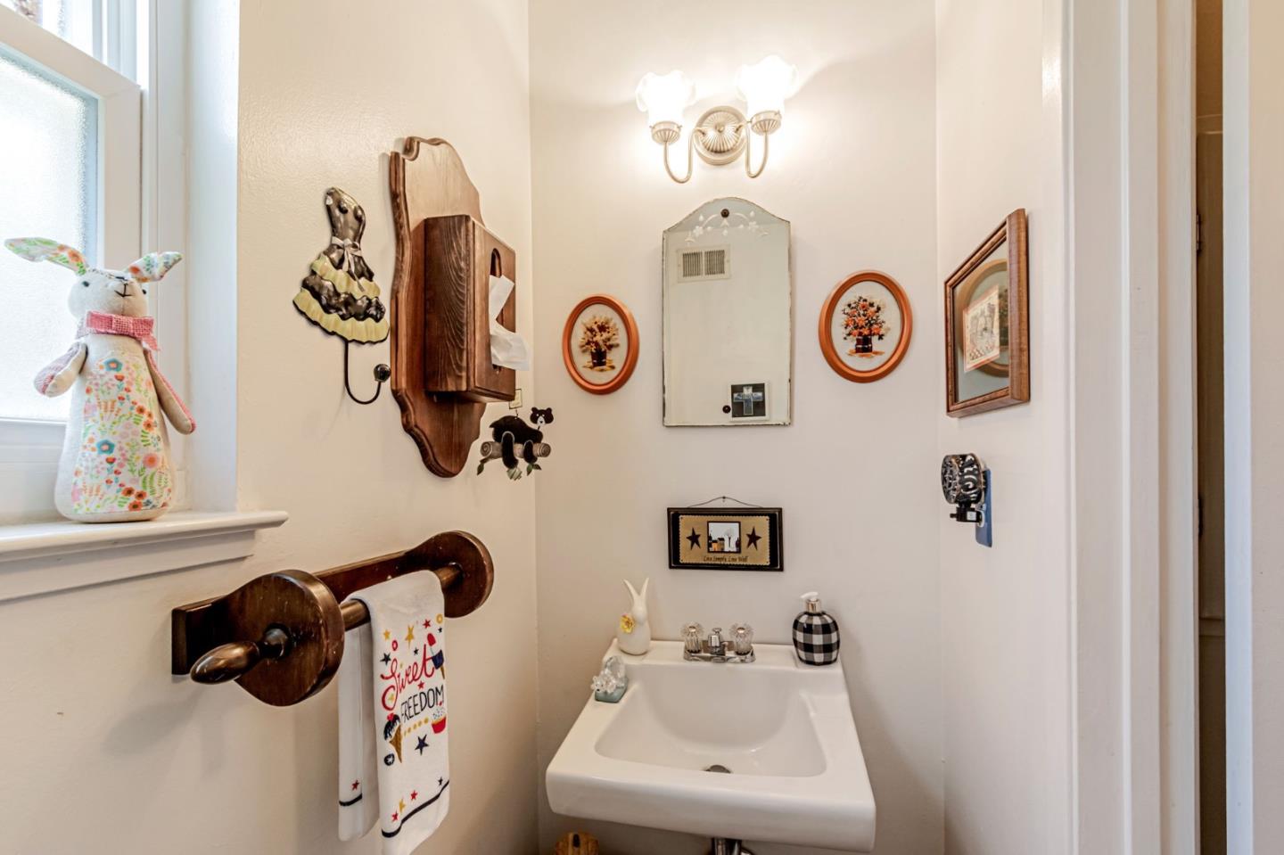 Detail Gallery Image 46 of 58 For 1139 Braemer Ct, San Jose,  CA 95132 - 6 Beds | 3/1 Baths