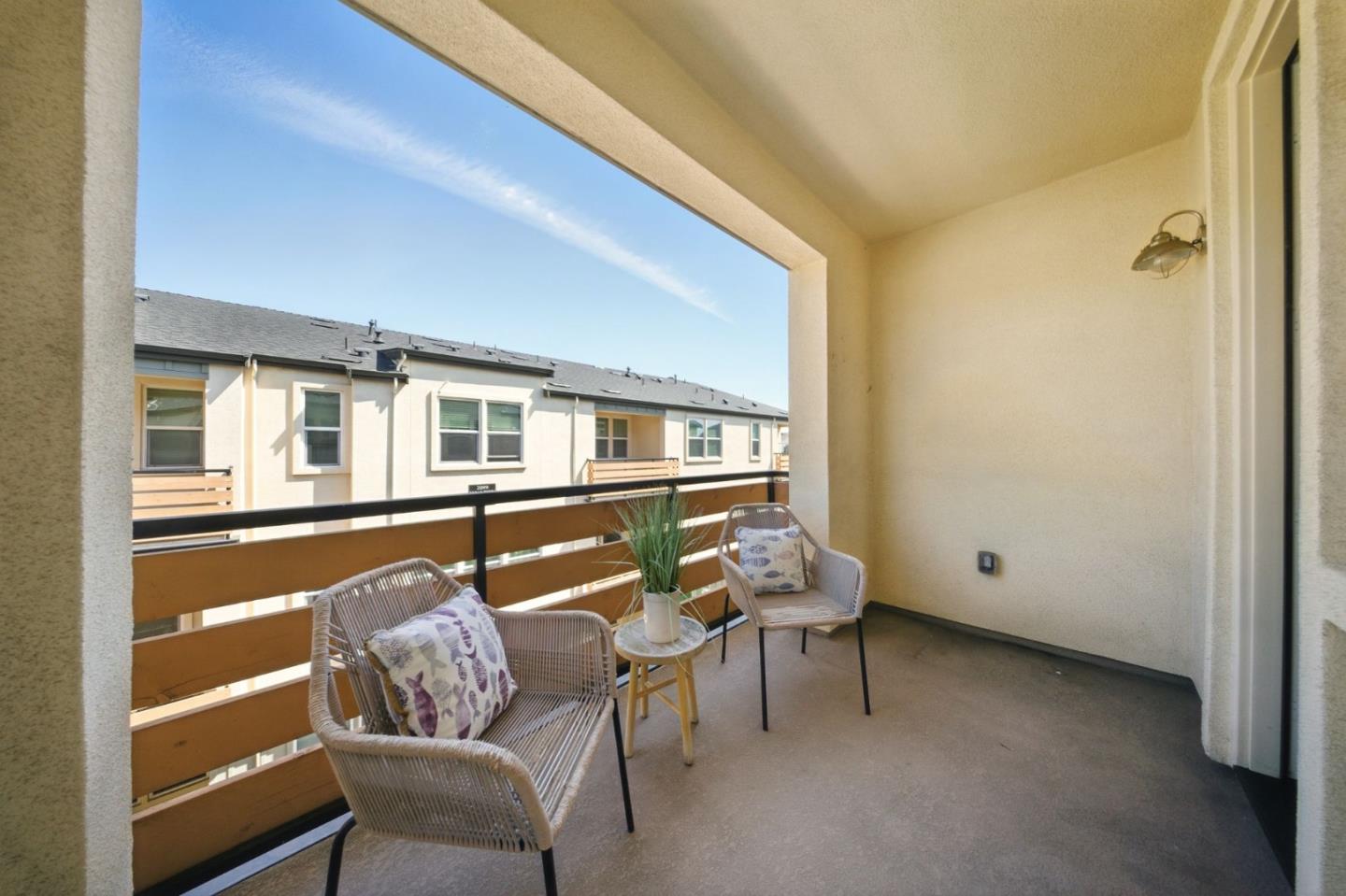 Detail Gallery Image 19 of 37 For 2086 Mahuron Cir, San Jose,  CA 95133 - 3 Beds | 3 Baths