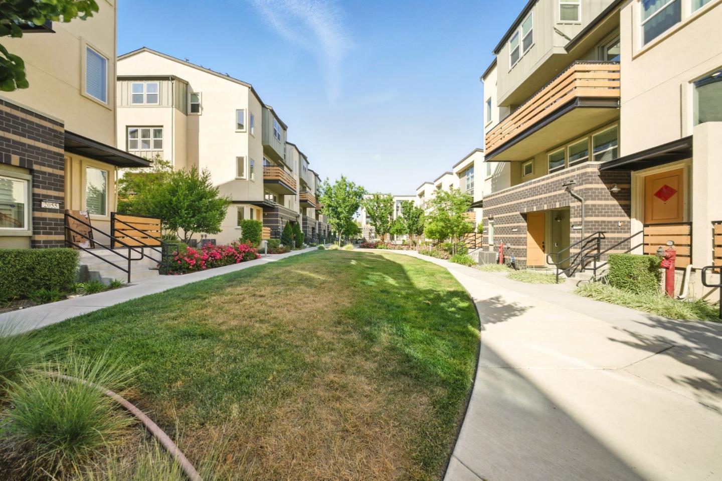 Detail Gallery Image 30 of 37 For 2086 Mahuron Cir, San Jose,  CA 95133 - 3 Beds | 3 Baths